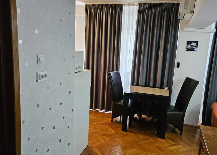 Studio Margot Centre *