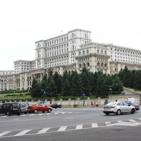 Studio Margot Centre *