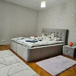 Margot Centre Apartman *