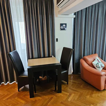 Margot Centre Апартаменти