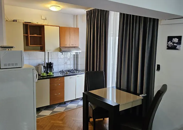 Margot Centre Апартаменти *